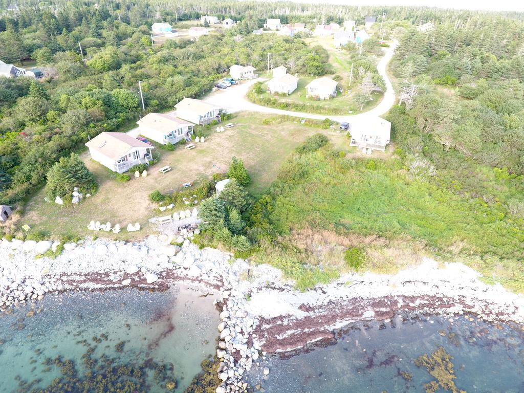 Whispering Waves Cottages Shelburne Exterior photo