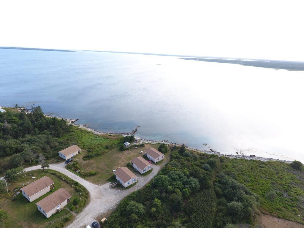 Whispering Waves Cottages Shelburne Exterior photo