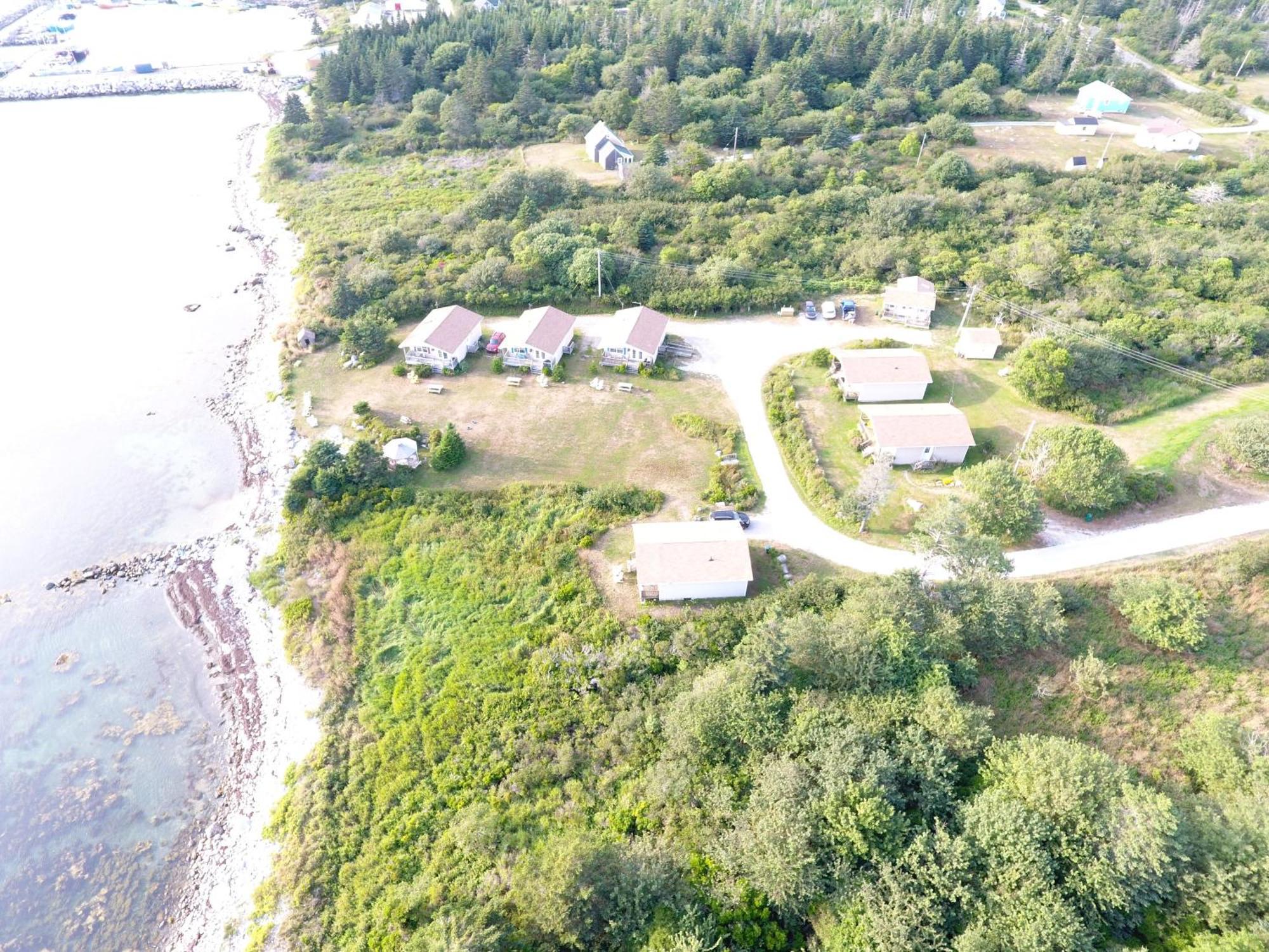 Whispering Waves Cottages Shelburne Exterior photo