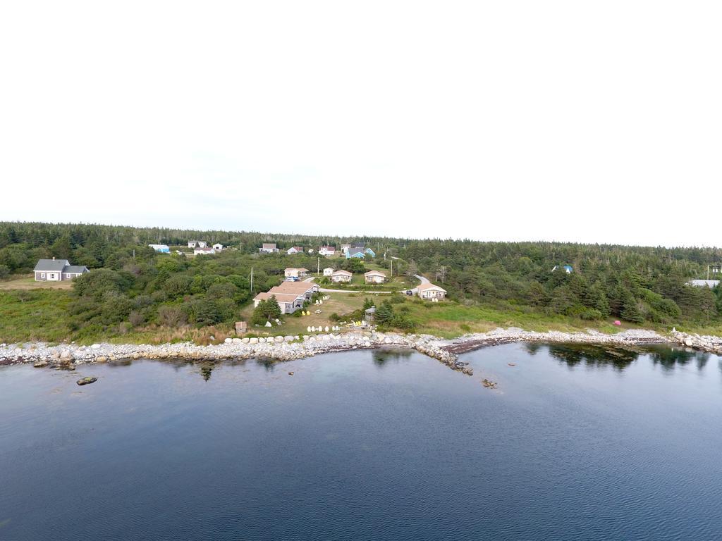 Whispering Waves Cottages Shelburne Exterior photo