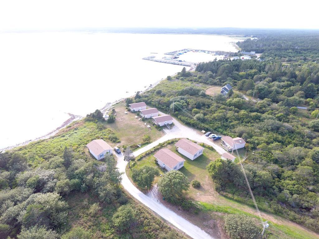 Whispering Waves Cottages Shelburne Exterior photo