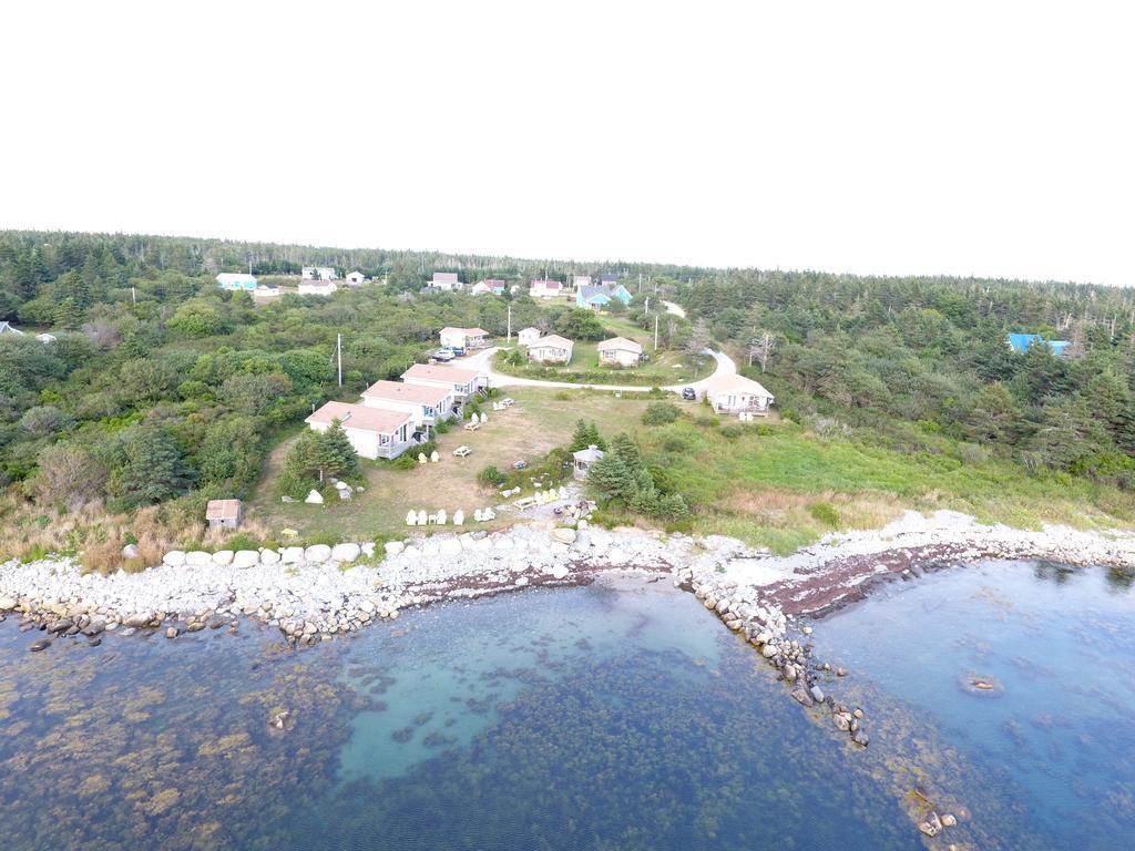 Whispering Waves Cottages Shelburne Exterior photo