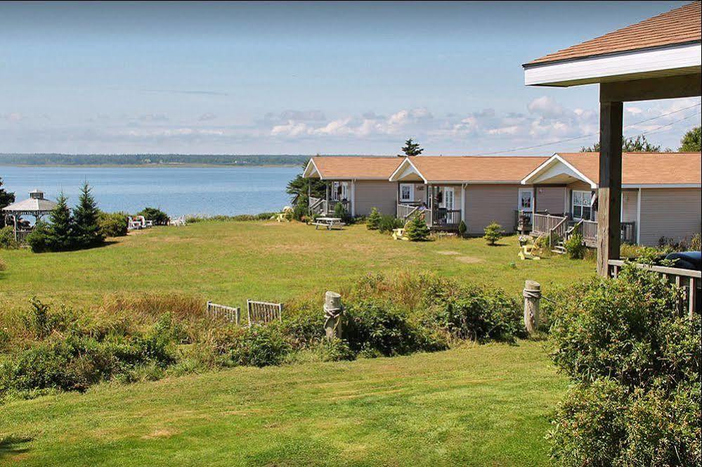 Whispering Waves Cottages Shelburne Exterior photo