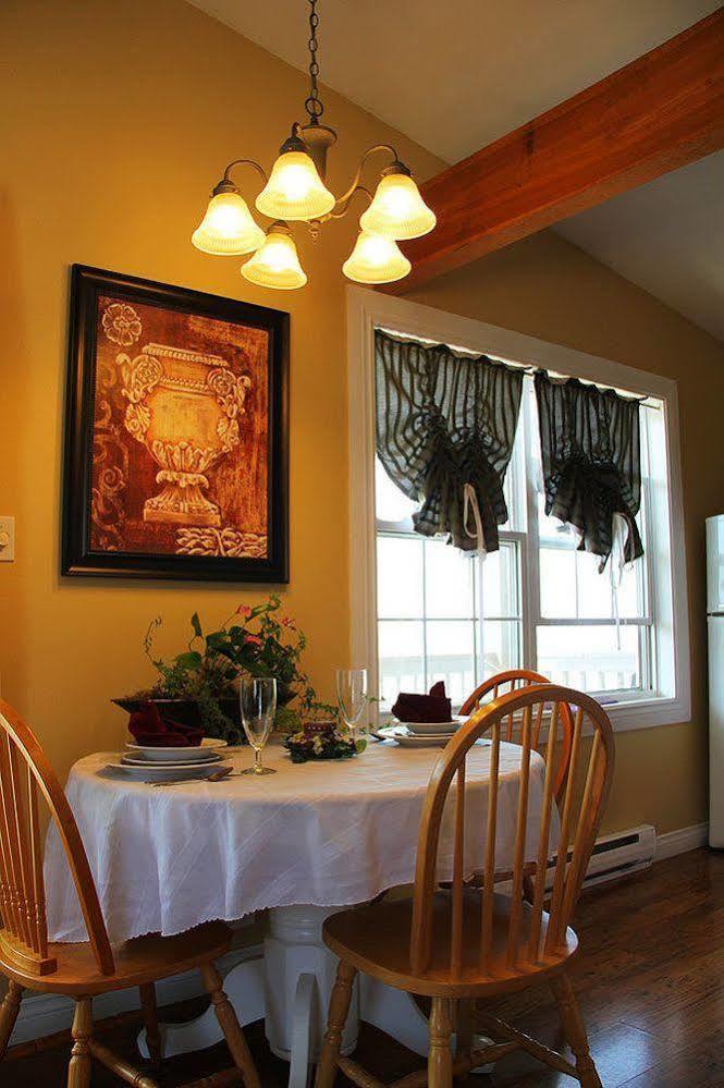 Whispering Waves Cottages Shelburne Exterior photo