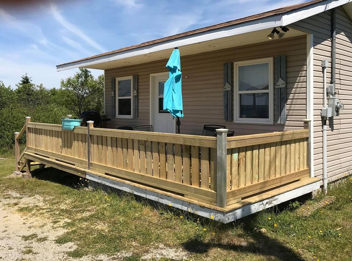 Whispering Waves Cottages Shelburne Exterior photo